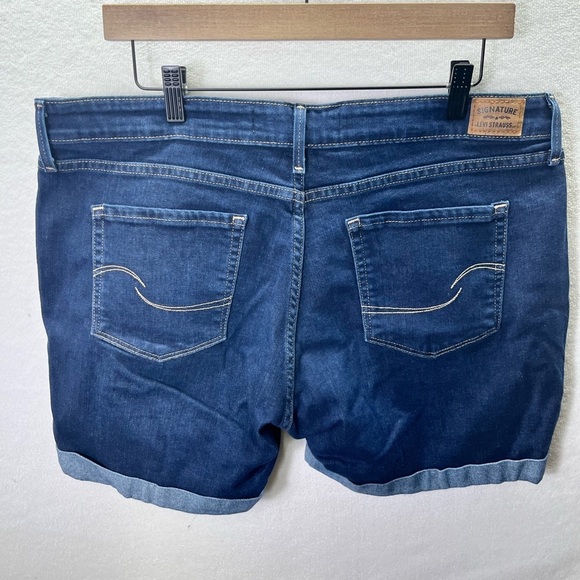 Levi’s Signature Mid Rise Shortie Shorts Womens 14/32 Plus Stretch Denim 2253 - Picture 6 of 7